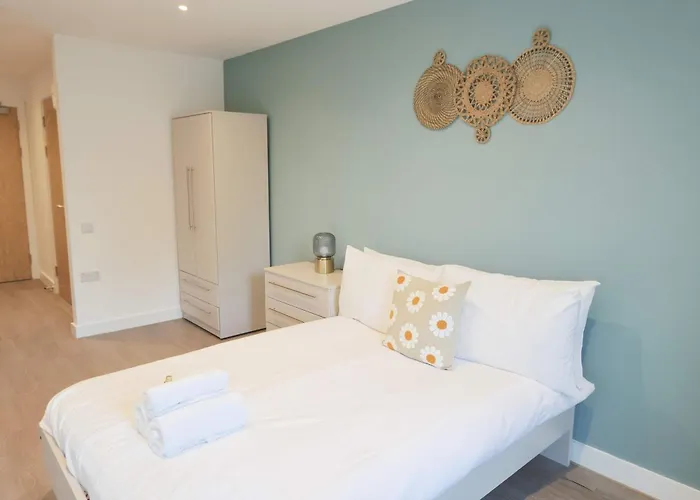 Redcross Street 1 * Бристоль